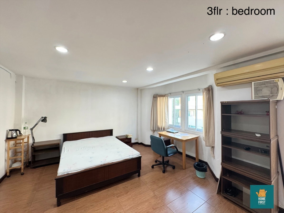 รูป ให้เช่า Townhouse ติด Makro สาทร 32ตร.วา 4ชั้น 5 ห้องนอน 4ห้องน้ำ 50,000 บาท - รูปที่ 17/25