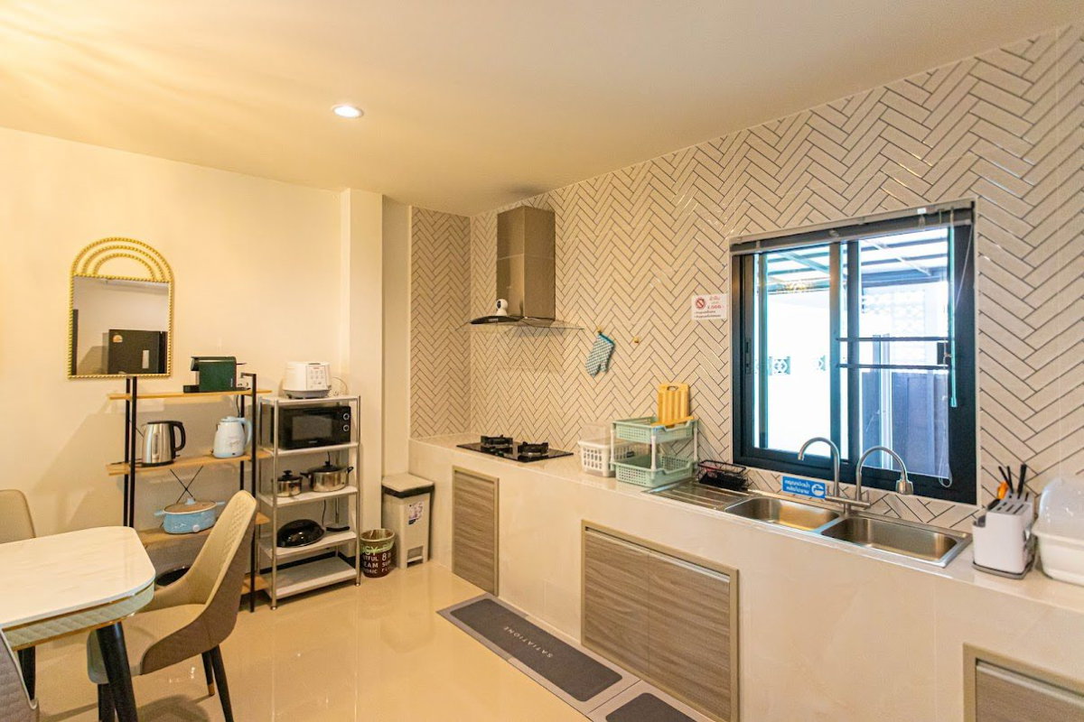 รูป 🏡 พูลวิลล่าให้เช่า หนองจ๊อม | 4 ห้องนอน บ้านหรู เฟอร์ครบ พร้อมสระส่วนตัว - รูปที่ 13/33