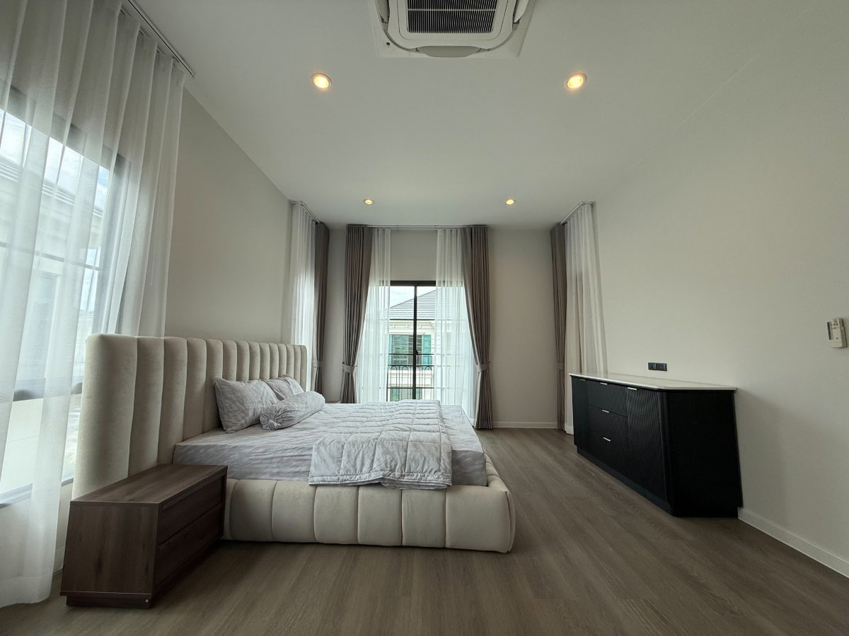 รูป RS5784 ขาย ให้เช่า Setthasiri Bangna KM.10 (Sansiri) บ้านเดี่ยว 2 ชั้น “ใหม่เอี่ยม” สไตล์ Luxury - รูปที่ 10/23