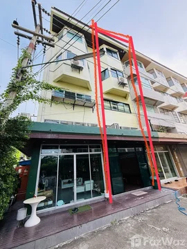 4 Bedroom Townhouse for sale in Hua Hin City, Prachuap Khiri Khan  6165052