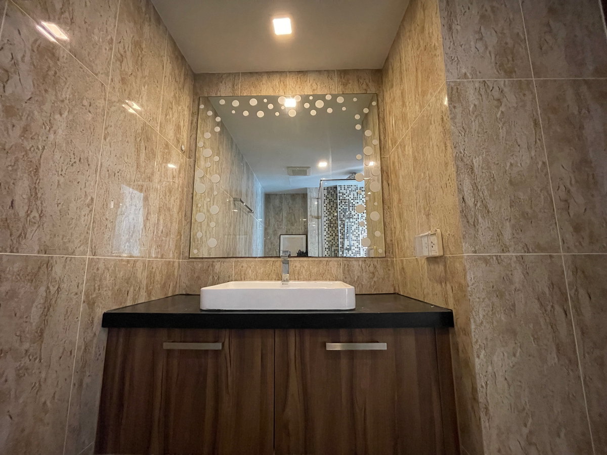 รูป For rent Grand Avenue Residence Corner Room  - รูปที่ 23/24