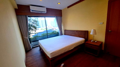 Condos for rent : For rent: Saranjai Mansion, 1 bedroom, 1 bathroom. Quiet and peaceful with a beautiful, unblocked view.