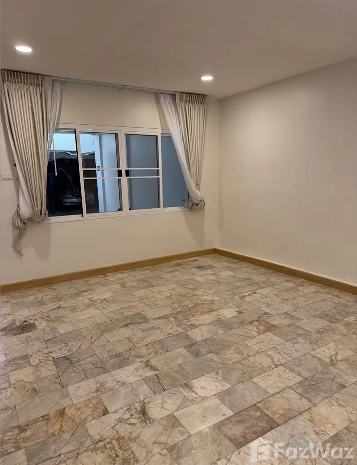 รูป ทาวน์เฮ้าส์ให้เช่า 4 ห้องนอน ในโครงการ หมู่บ้านลานทอง 6174558 - รูปที่ 7/11