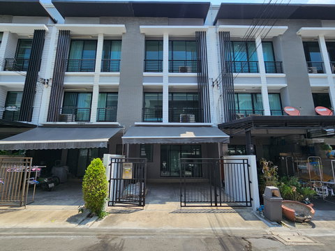 ให้เช่า  บ้านกลางเมือง รามคำแหง 39 พร้อมเฟอร์นิเจอร์ 