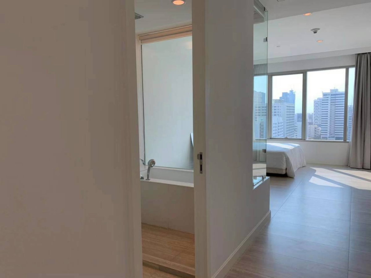 picture 185 Rajadamri 2 Bedroom For Rent - 17/39