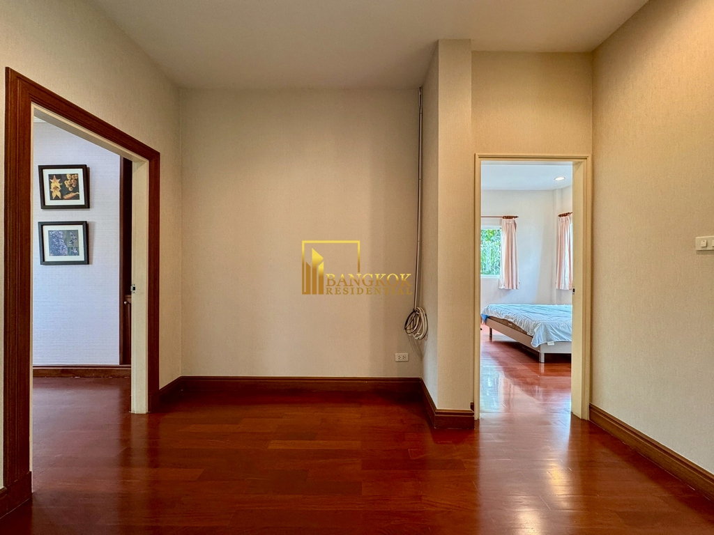 รูป Baan Pattanakarn | Spacious 4 Bedroom Luxury House For Sale - BR28159SH - รูปที่ 27/54