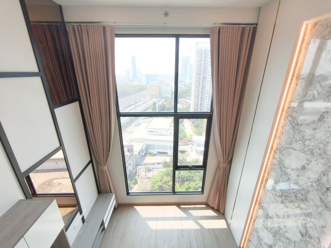 🔥 ด่วน! ห้องมุมมือหนึ่ง คอนโด ออริจิ้น ปลั๊ก & เพลย์ นนทบุรี สเตชั่น เพียง 3.49 ล้านเท่านั้น Double Volume Space ห้อง 2 ชั้น