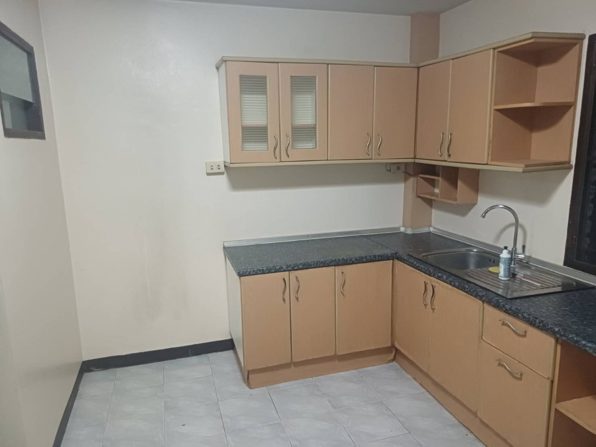 รูป ให้เช่าทาวน์เฮ้าส์ 3 ชั้น ม.มั่งมีซิตี้ - รูปที่ 10/23