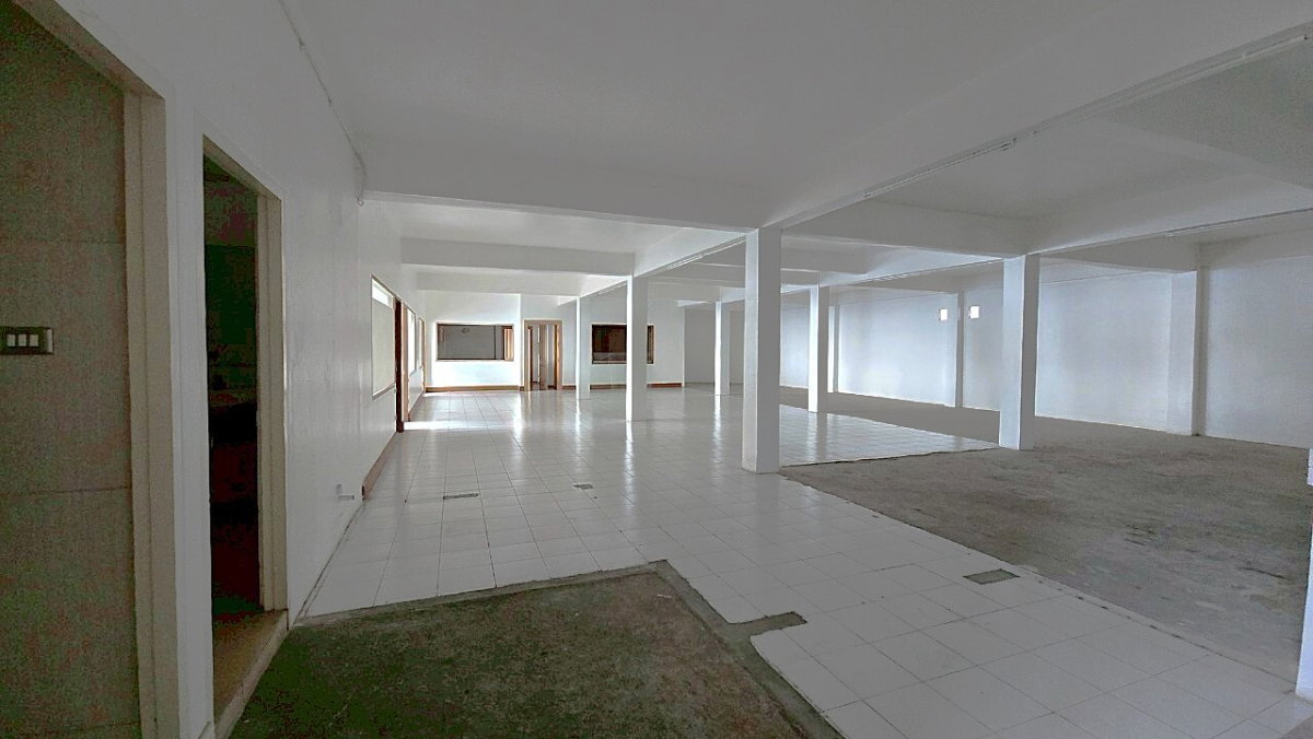 picture Commercial Building with Warehouse for Rent – Ekkamai–Phra Khanong ** NO CO-AGENT ** - 7/26