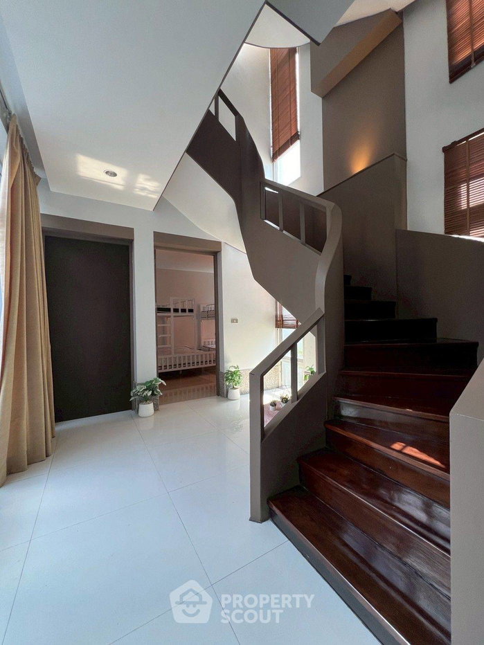 รูป วิลล่า 4-ห้องนอน ใกล้ เมืองพัทยา (ID 2684937) - รูปที่ 5/8