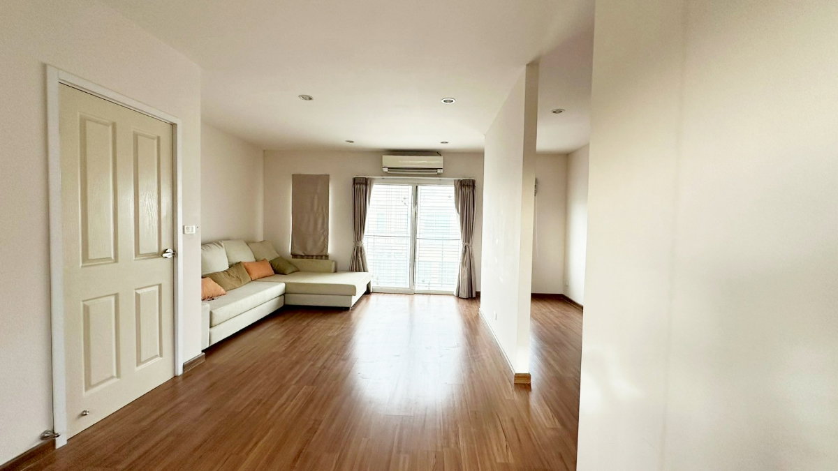 รูป ขายทาวน์โฮม 3 ชั้น โครงการ Villette City พัฒนาการ 38 พื้นที่ 22 ตารางวา 3 ห้องนอน 3 ห้องน้ำ เฟอร์ครบพร้อมอยู่ - รูปที่ 3/16