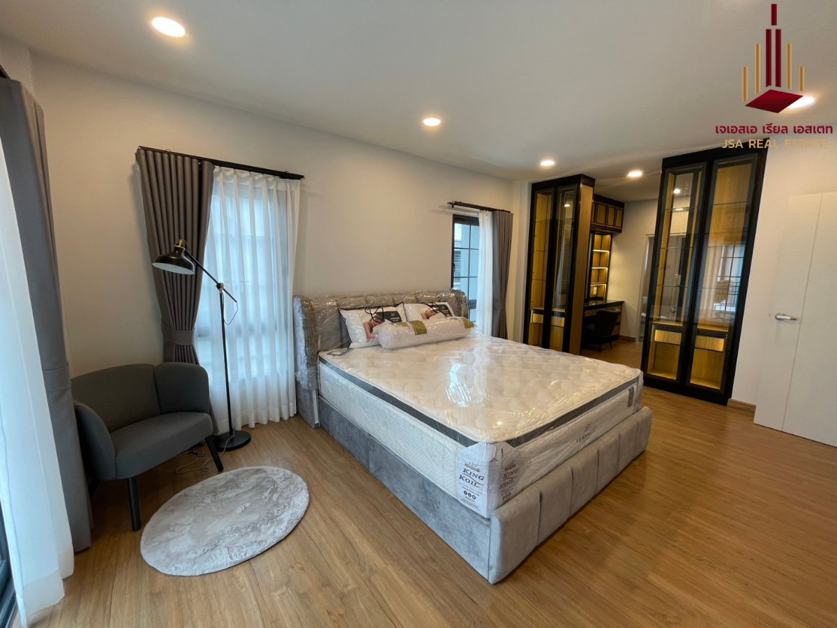 picture ✨ For Rent: Centro Bangna✨  💰 Only 130,000 THB/month - 8/12