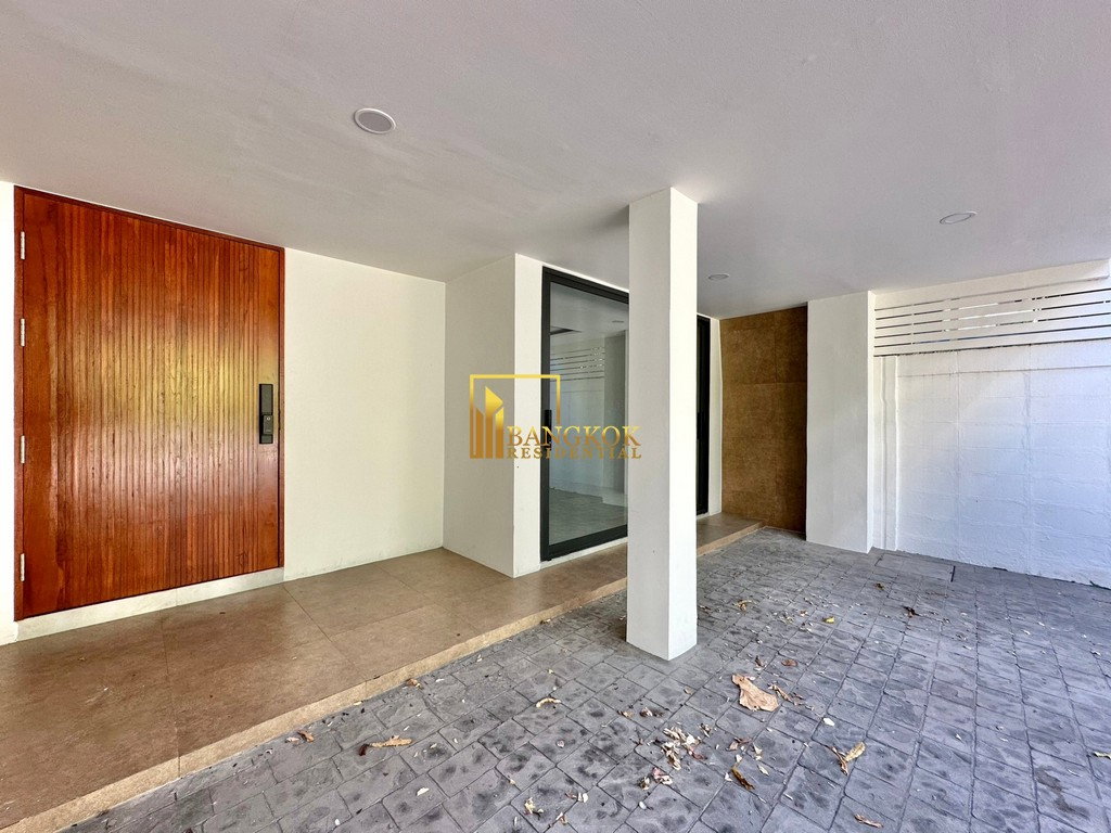 รูป Impressive 3 Bedroom Townhouse For Sale in Ekkamai Area - BR8933TH - รูปที่ 35/35