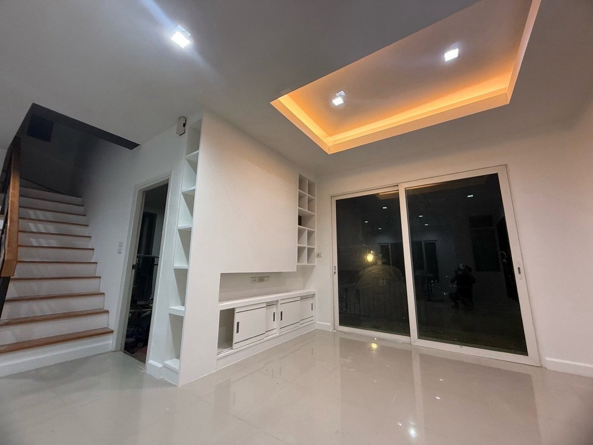 รูป ขายบ้านเดี่ยว 2 ชั้น หมู่บ้านโกลเด้นนีโอ อ่อนนุช - พัฒนาการ ใกล้รถไฟฟ้าสายสีเหลือง สถานีศรีนุช (N.2079) - รูปที่ 2/13