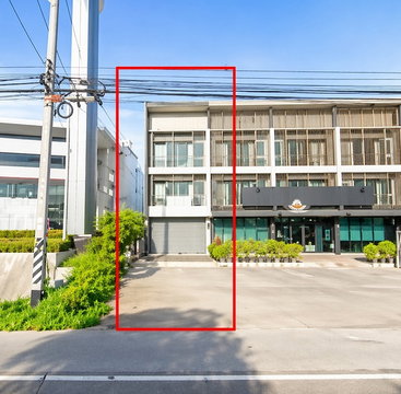 เมืองพิษณุโลก รพ.พิษณุโลก 2.6 กม. พลายชุมพล ใกล้เซ็นทรัลพิณุโลก 1.6 กม. อาคารพาณิชย์ 3 ชั้น 3นอน 3น้ำ ถนนวงแหวน by pass 16ตร.วา. 190ตร.ม.