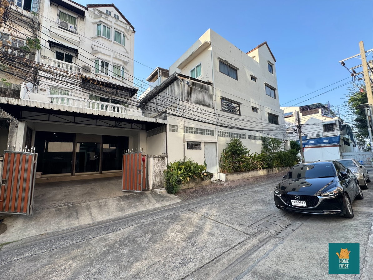 รูป ให้เช่า Townhouse ติด Makro สาทร 32ตร.วา 4ชั้น 5 ห้องนอน 4ห้องน้ำ 50,000 บาท - รูปที่ 5/25