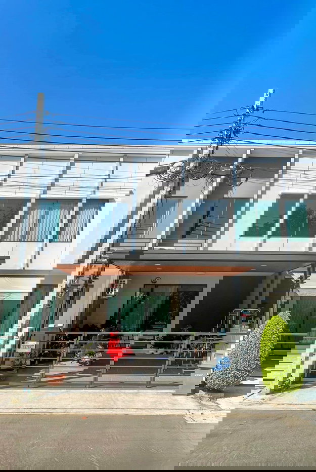 รูป ให้เช่าทาวน์โฮม 2 ชั้น Pleno รามอินทรา หน้าสวนส่วนกลาง ฟังก์ชันบ้านเดี่ยว บรรยากาศดี พร้อมอยู่ ใกล้ Fashion Island และรถไฟฟ้าสายสีชมพู - รูปที่ 1/24