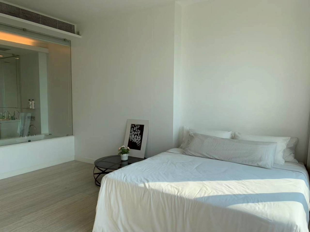 picture 185 Rajadamri 2 Bedroom For Rent - 19/39