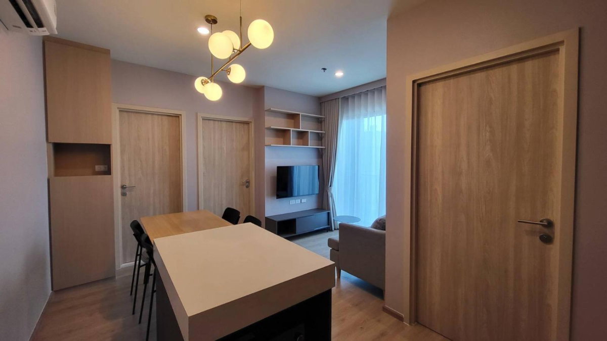 รูป ให้เช่า ✨Nue District Rama 9 ✨ 2 ห้องนอน ขนาด 34.8 ตรม เครื่องใช้ไฟฟ้าครบพร้อมเข้าอยู่ 😍💕ใกล้เซนทรัลพระราม 9 และ MRT พระราม 9 🛍️🚆 - รูปที่ 2/4