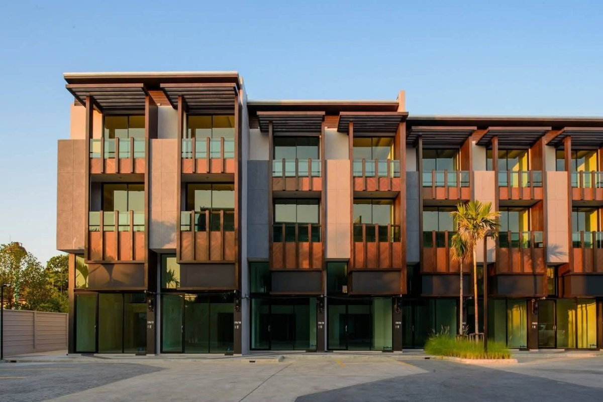 รูป ขาย อาคารพาณิชย์ 3 ชั้นครึ่ง ทำเลทอง Urban MYX หางดง-เชียงใหม่ ใกล้ไฟรษณีย์หางดง (H412) T.0946511456 - รูปที่ 1/10