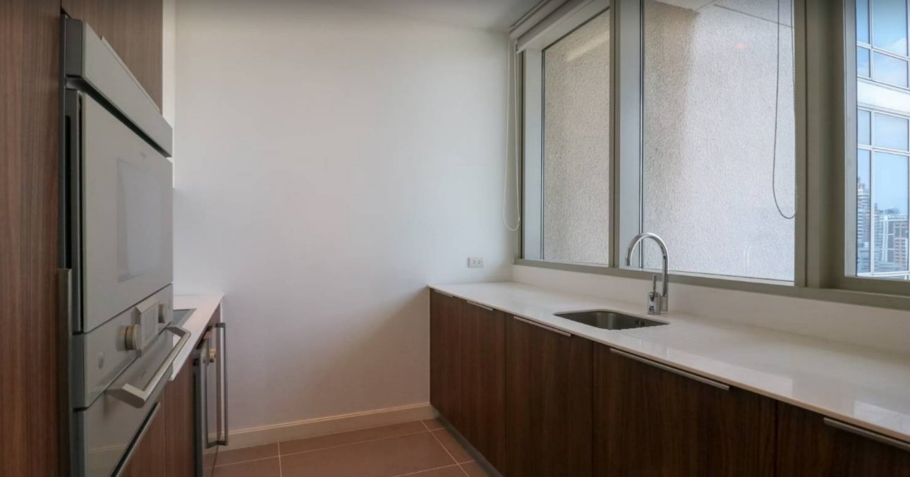 picture ðĨ Signature Condo for Sale | Ratchadamri | Luxury Lifestyle for the Selected Few | Near BTS Ratchadamri | 39,000,000 THB -LTHC14927 - 2/4