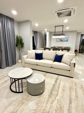 บ้าน 4-ห้องนอน ที่ เซนโทร บางนา ใน บางแก้ว (ID 2796480)