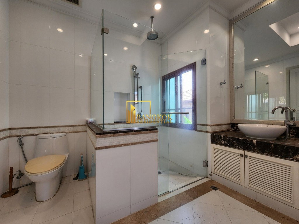 รูป Baan Sansiri 67 | Impressive 4 Bedroom Luxury House For Rent - BR8408SH - รูปที่ 37/48