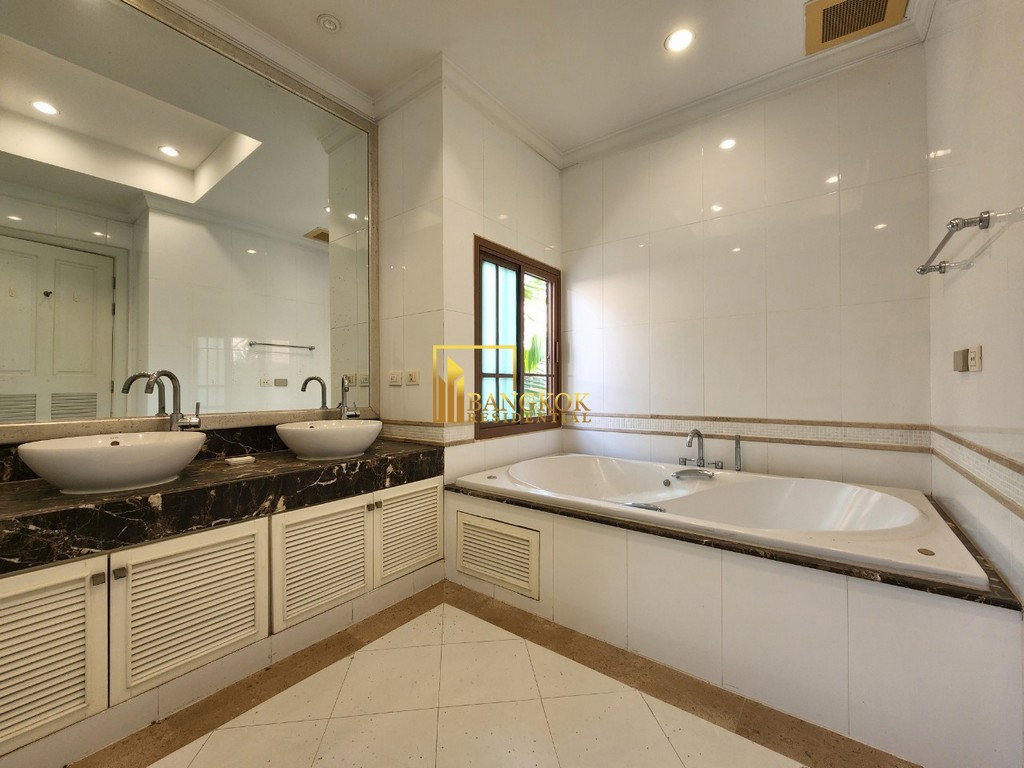 รูป Baan Sansiri 67 | Impressive 4 Bedroom Luxury House For Rent - BR8408SH - รูปที่ 36/48