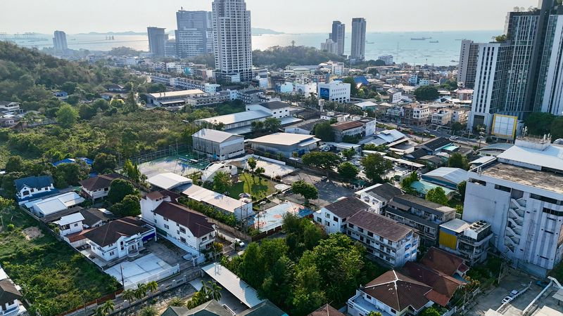 picture Beautiful land in Sriracha, near Sukhumvit Road, located in a community area, ready for development. - 8/12