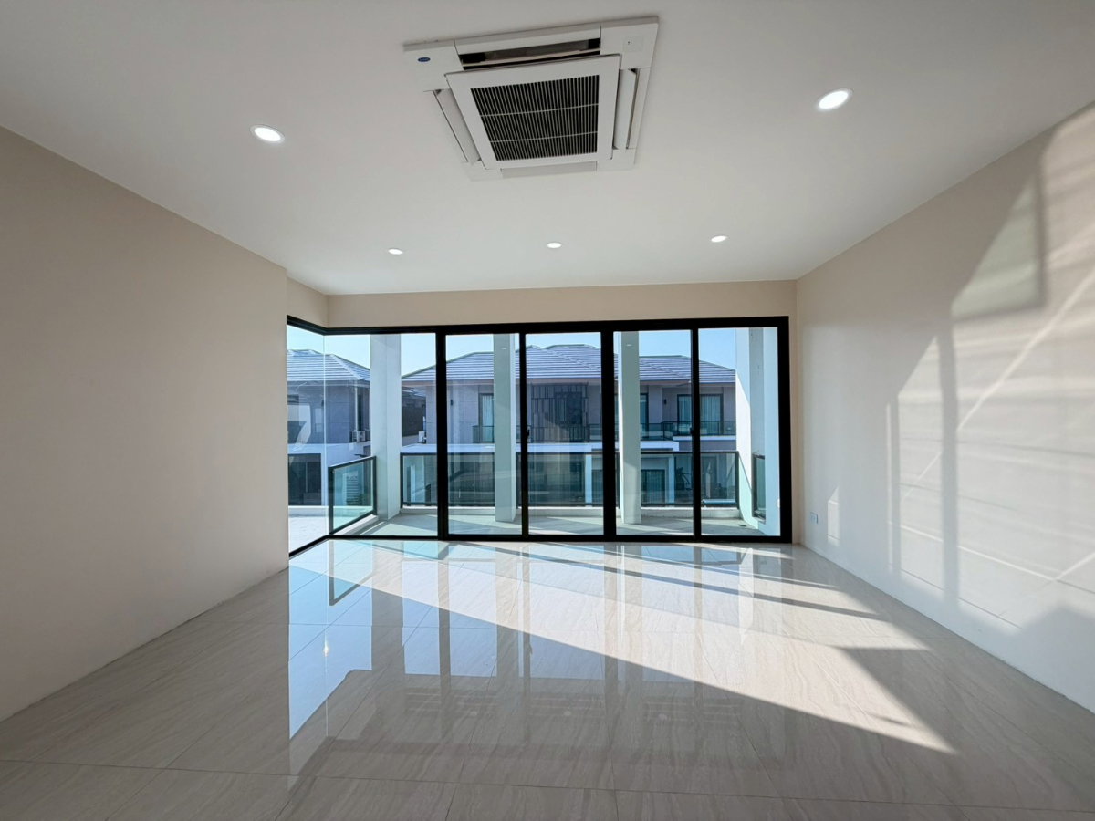 รูป  บ้านเดี่ยวหรู ทำเล Prime ใกล้ Central Chonburi เพียง 900 เมตร  ที่ดิน 125 ตร.วา  ✨ 4 ห้องนอน 3 ห้องน้ำ (ขยายใหญ่พิเศษ) - รูปที่ 23/24