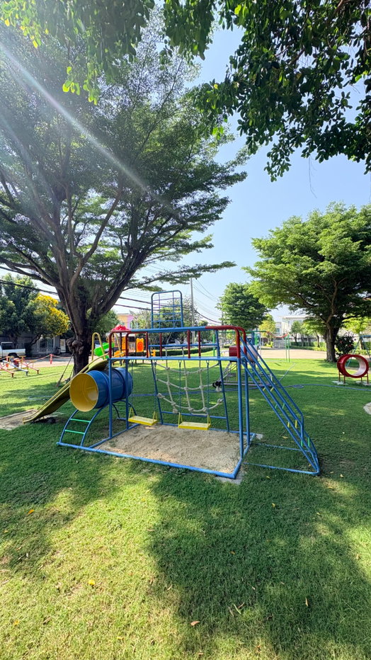 รูป ขายบ้านทาวน์โฮม เดอะคอนเนค เกษตร-นวมินทร์ (ซอยประเสริฐมนูกิจ 48) ราคา 2.6 ล้านบาท | พื้นที่ 18.2 ตร.ว. | 2 ชั้น วิวหมู่บ้าน - รูปที่ 16/17