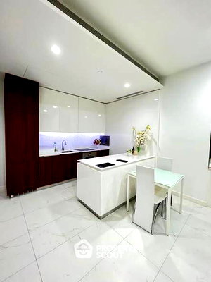 Condos for rent : Well-Priced 1-BR Condo At 185 Rajadamri, 400m to BTS Ratchadamri (ID 2608897)