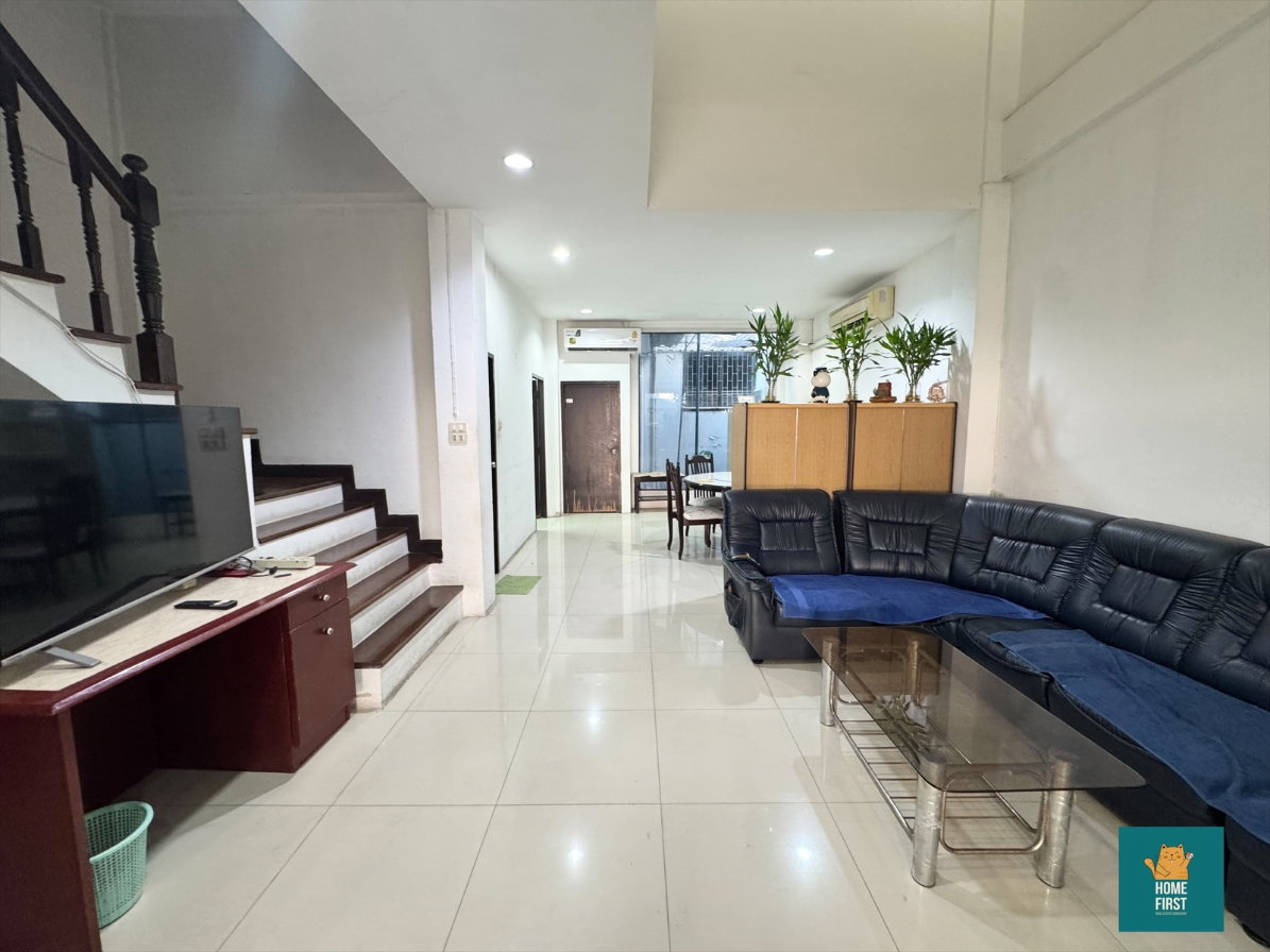 รูป ให้เช่า Townhouse ติด Makro สาทร 32ตร.วา 4ชั้น 5 ห้องนอน 4ห้องน้ำ 50,000 บาท - รูปที่ 3/25