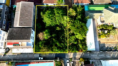 Land for sale Chonburi : Beautiful land in Sriracha, near Sukhumvit Road, located in a community area, ready for development.