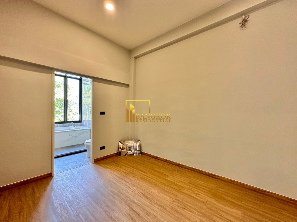 รูป Impressive 3 Bedroom Townhouse For Sale in Ekkamai Area - BR8933TH - รูปที่ 16/35