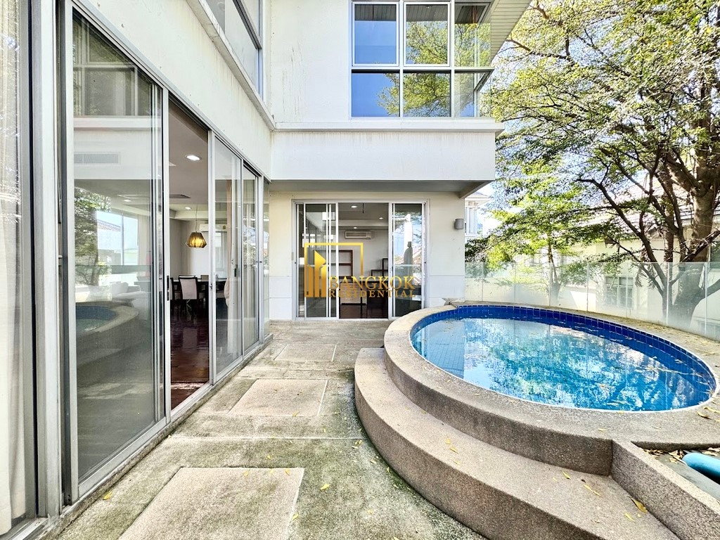 รูป Baan Sun Wichai | Spacious 4 Bed Pool Villa in Rama 9 Area - BR28064SH - รูปที่ 1/38