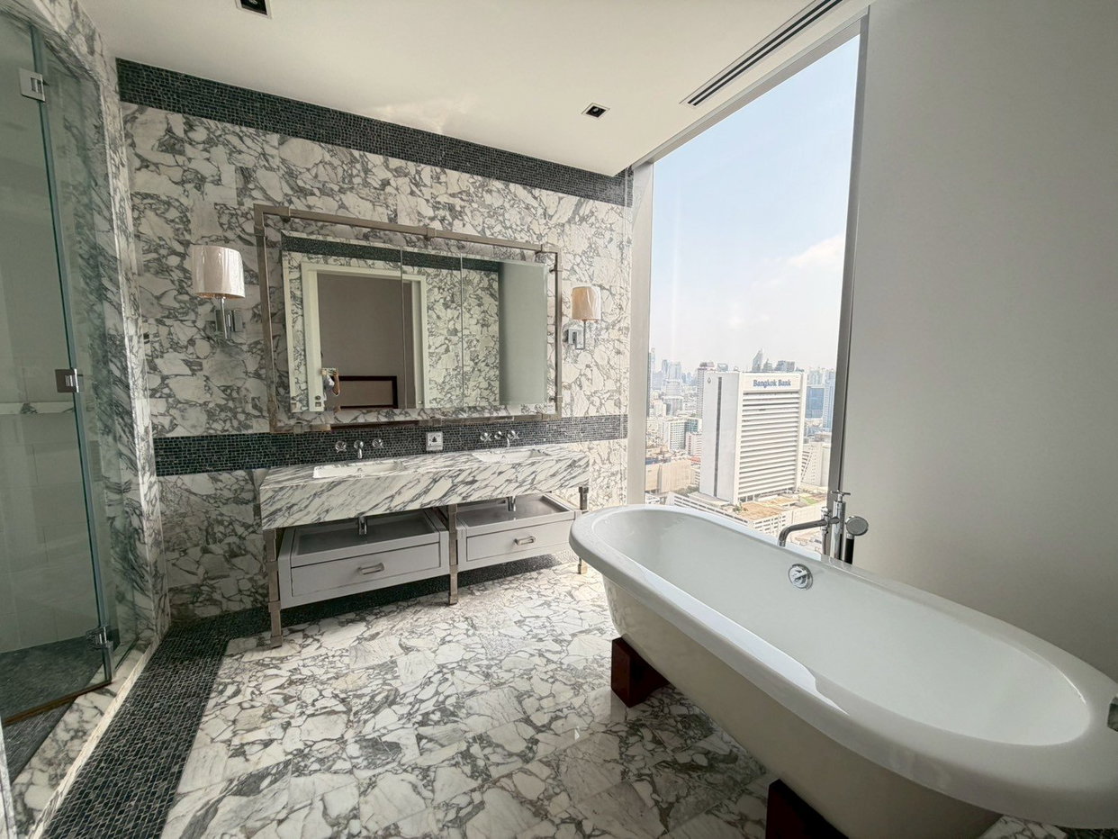 รูป Luxury Condo for Sale | City Lifestyle Luxury | Near BTS Chong Nonsi | 65,000,000 THB - LTHC14919 - รูปที่ 3/4