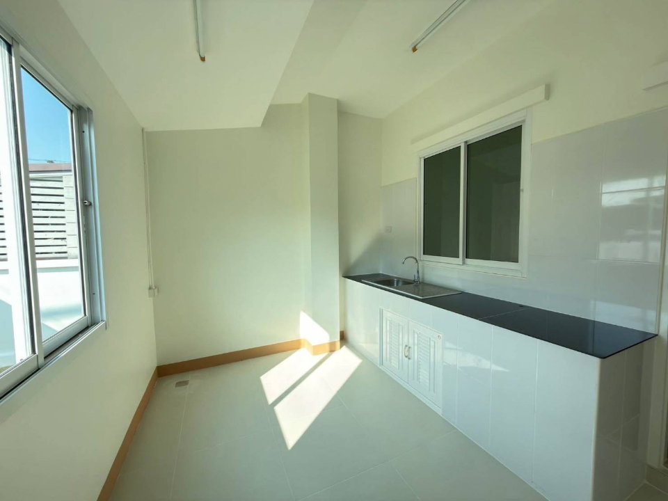 รูป ขายบ้านเดี่ยวสันทราย ใกล้มหาวิทยาลัยแม่โจ้  บ้านสวยพื้นที่เยอะ รีโนเวทใหม่-SW003604 - รูปที่ 18/19