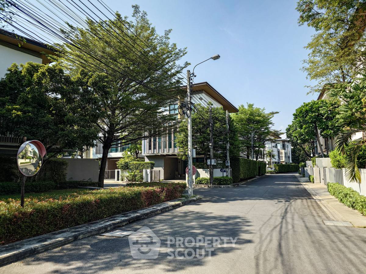 รูป บ้าน 3-ห้องนอน ที่ เอคิว อาร์เบอร์ สวนหลวง ร.9-พัฒนาการ ใน ดอกไม้ (ID 2628800) - รูปที่ 31/33