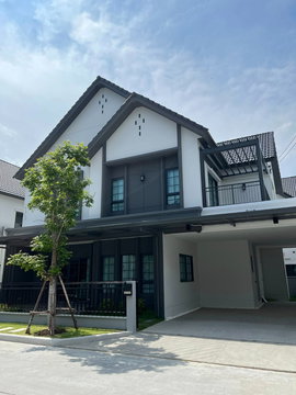 RS5773 House for Rent at Centro Bangna: Modern Style Detached House with Complete Functionality and Spacious Living