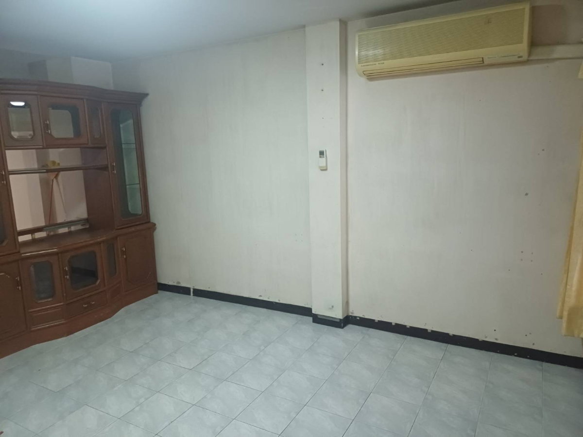 รูป ให้เช่าทาวน์เฮ้าส์ 3 ชั้น ม.มั่งมีซิตี้ - รูปที่ 4/23