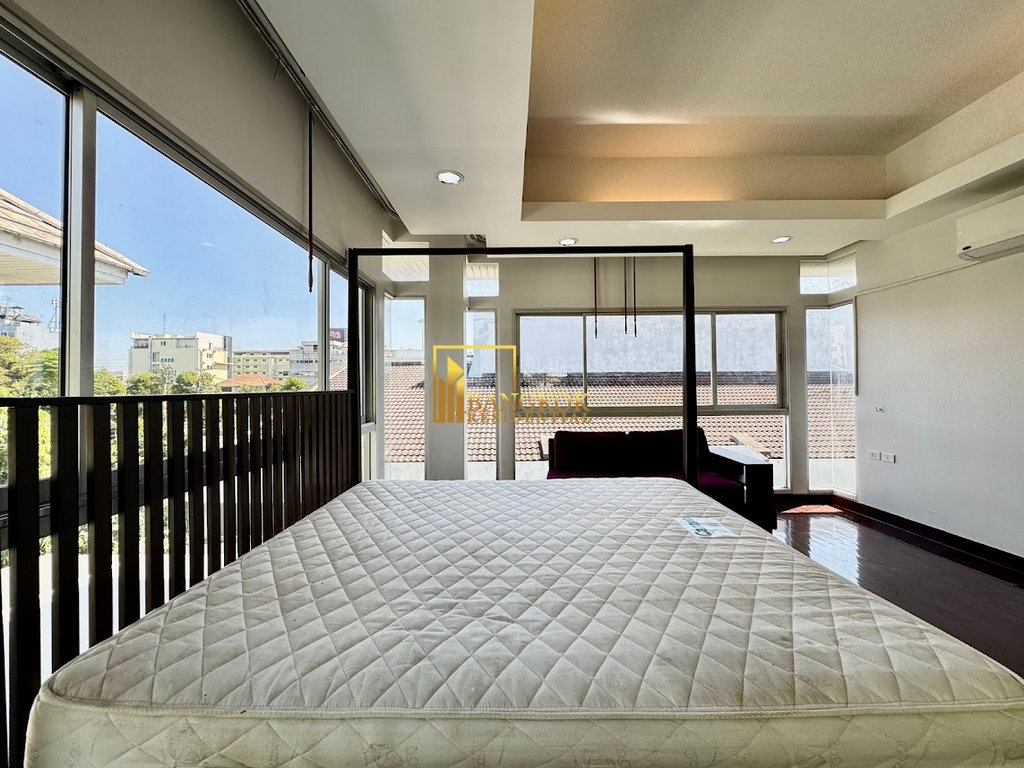 รูป Baan Sun Wichai | Spacious 4 Bed Pool Villa in Rama 9 Area - BR28064SH - รูปที่ 16/38