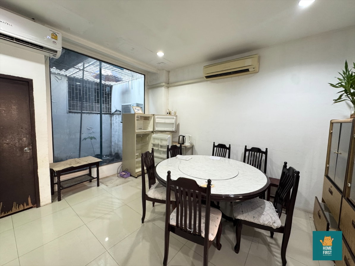 รูป ให้เช่า Townhouse ติด Makro สาทร 32ตร.วา 4ชั้น 5 ห้องนอน 4ห้องน้ำ 50,000 บาท - รูปที่ 7/25
