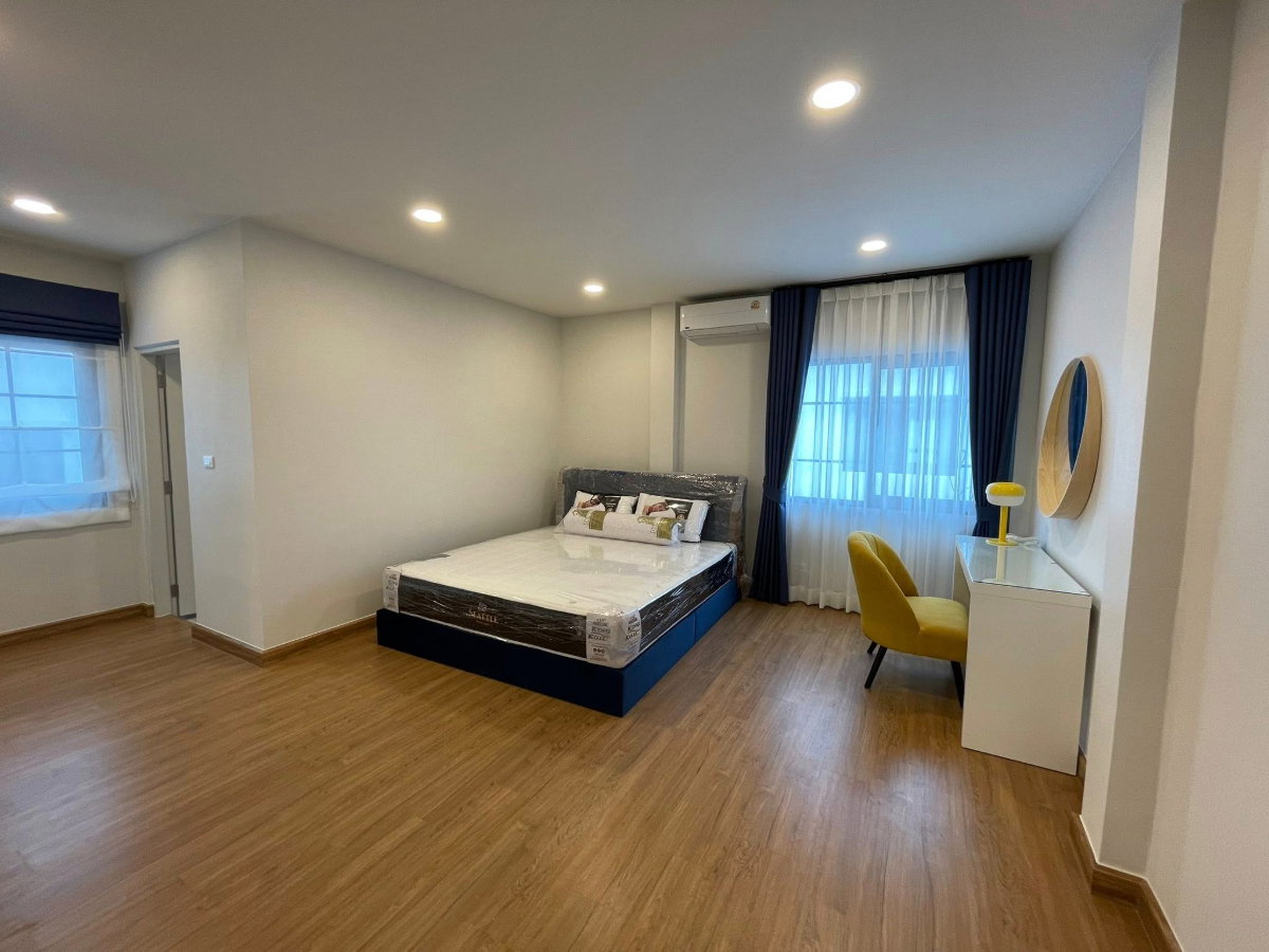 picture RS5773 House for Rent at Centro Bangna: Modern Style Detached House with Complete Functionality and Spacious Living - 10/13