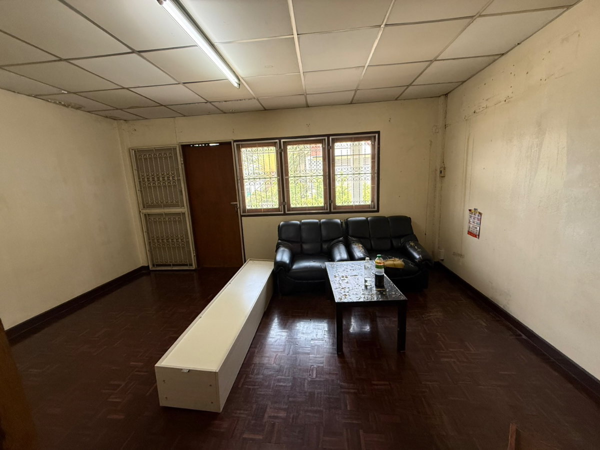 รูป ให้เช่าทาวน์เฮ้าส์ 2 ชั้น หลังมุม ประชาอุทิศ ห้วยขวาง Line ID 0619636888 - รูปที่ 15/15