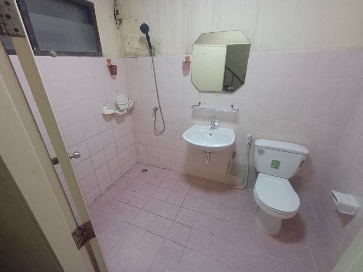 รูป ให้เช่าทาวน์เฮ้าส์ 3 ชั้น ม.มั่งมีซิตี้ - รูปที่ 18/23