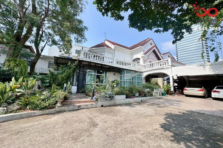 6-bed house for sale, 900 sqm, 440 sq wah, Huai Khwang