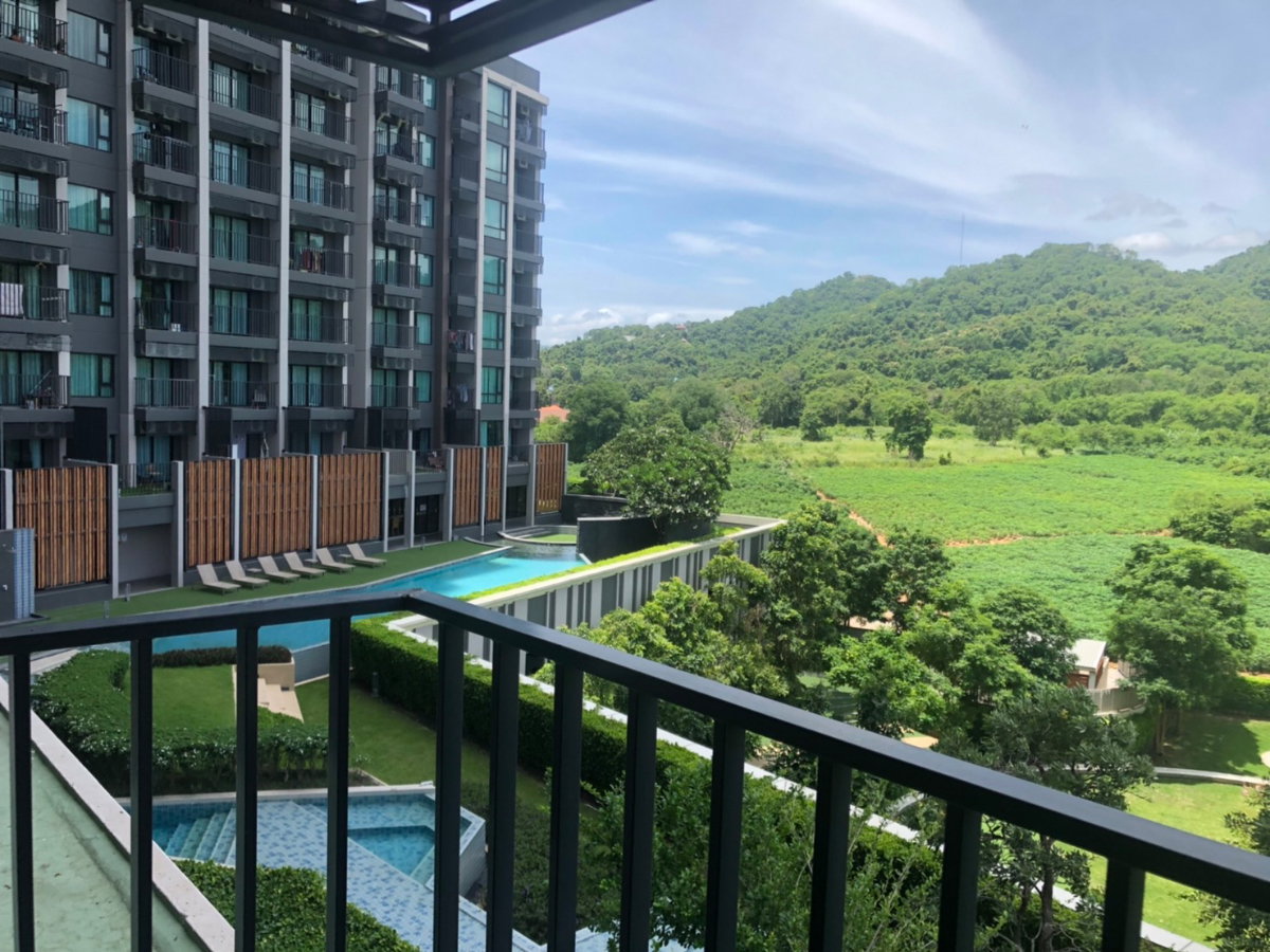 รูป ปล่อยขาดทุน!! Knightsbridge the ocean Sriracha (ศรีราชา)วิวภูเขา (ถ่ายจากห้องจริง วิวจริง ตรงปก) ห้องมุม  เฟอร์นิเจอร์/เครื่องใช้ไฟฟ้าครบ - รูปที่ 1/13