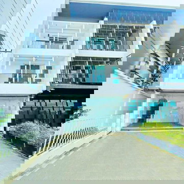 พลายชุมพล ใกล้เซ็นทรัลพิณุโลก 1.6 กม. อาคารพาณิชย์ 3 ชั้น 3นอน 3น้ำ ถนนวงแหวน by pass 16ตร.วา. 190ตร.ม. เมืองพิษณุโลก รพ.พิษณุโลก 2.6 กม.