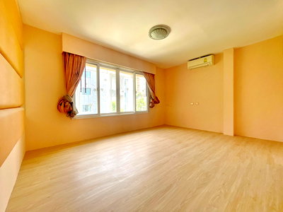 Townhouses for sale Bangkok : Hk0058, Townhouse for sale 3 Br., Townhome Ratchada-Huai Khwang